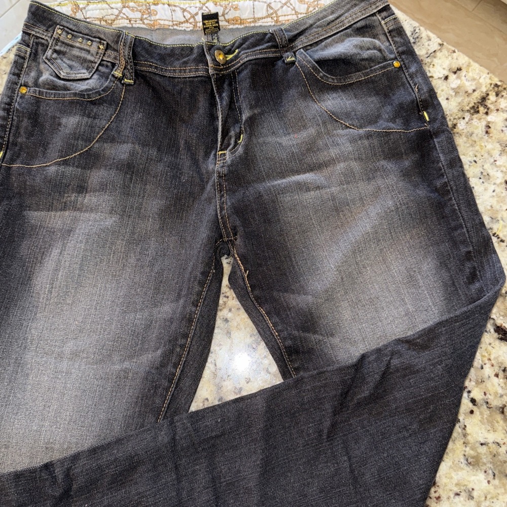 GUnit Clothing CoWomen's Jeans Sz15 29"inseam Metallic Embroidery Thread. 4458
